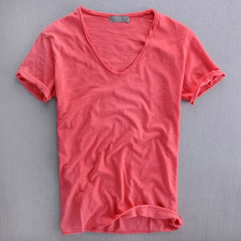 Vêtement mode masculine: T-shirt col V homme Reese décontracté et polyvalent pour un look estival.