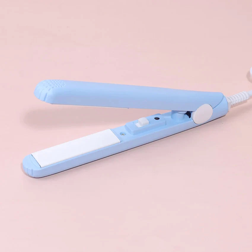 Styler cheveux 2-en-1 compact violet, bleu ou rose. Lisseur/boucleur portable pour lissage ou boucles en voyage.
