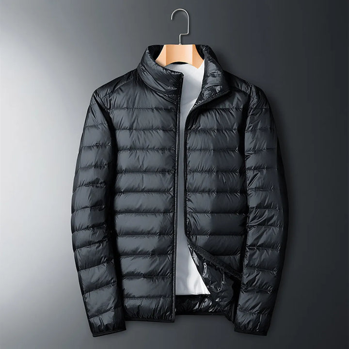 Veste homme légère et moderne à col montant pour printemps/automne, idéale style décontracté et confort quotidien.