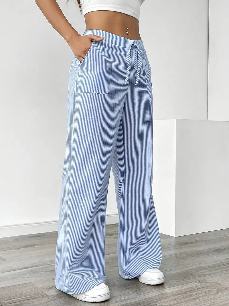 Pantalon d'été femme, léger, à rayures, pour un confort optimal.