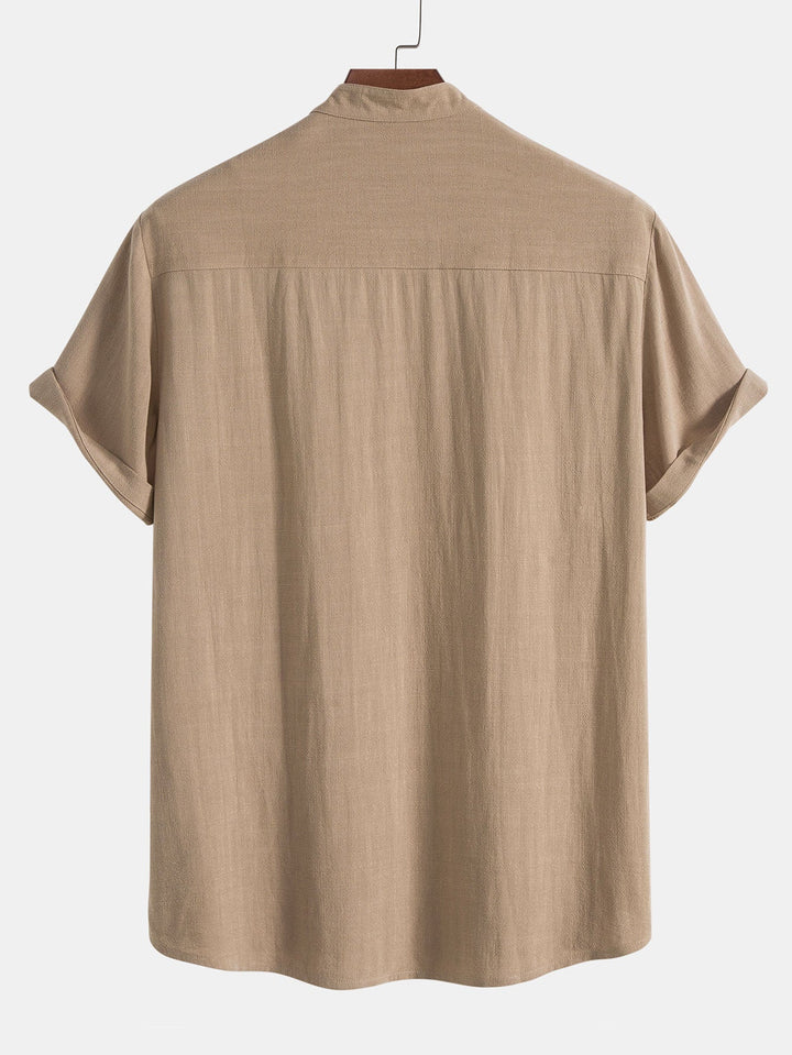 Pantalon homme décontracté en lin, idéal pour l'été. Confort et style relax pour la mode masculine.