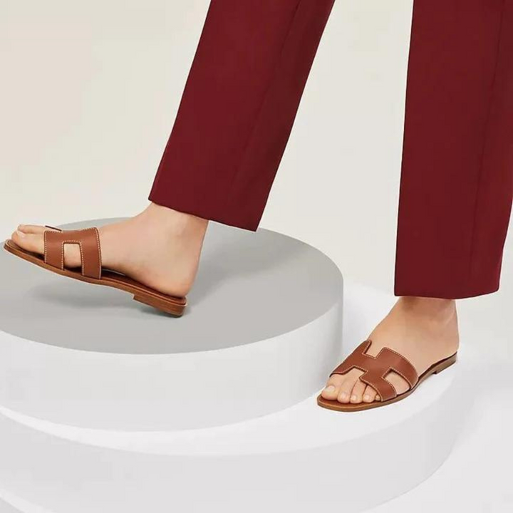 Sandales femme chic et confortables, parfaites pour la mode estivale élégante et légère.