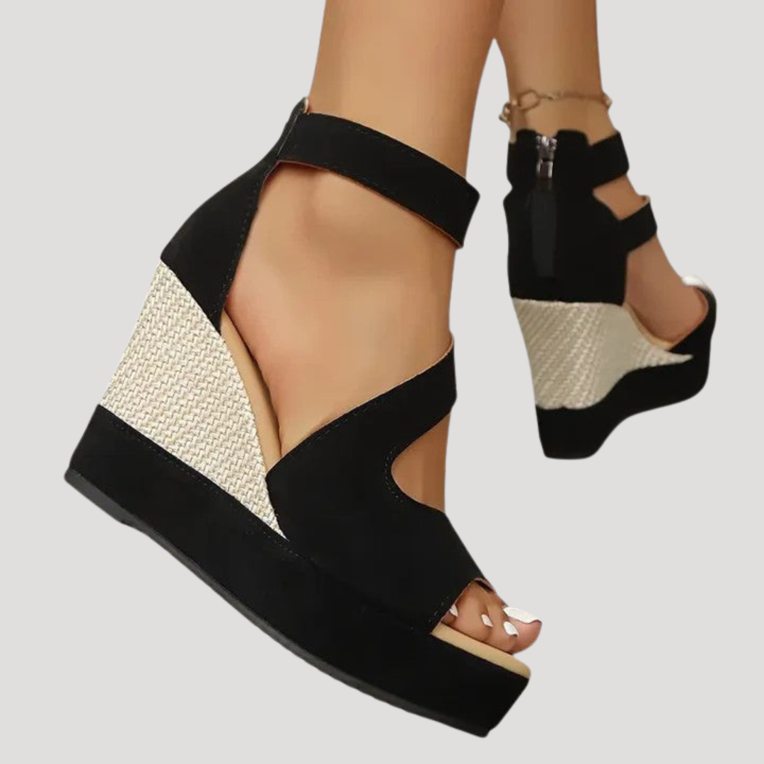 Chaussures d'été femme : sandales compensées noires, bout ouvert. Confortables et élégantes pour toutes occasions.