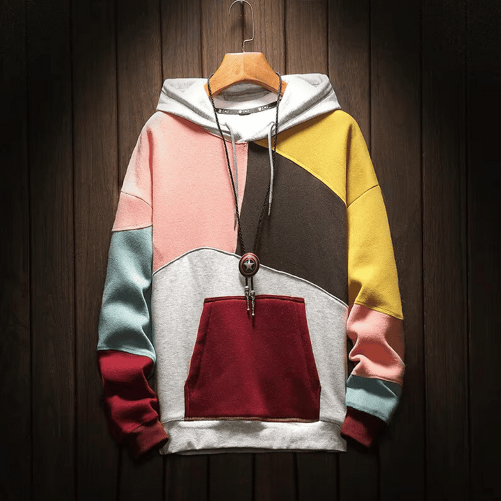 Hoodie homme tendance, coupe moderne, tissu confortable, idéal pour affirmer son style quotidien.