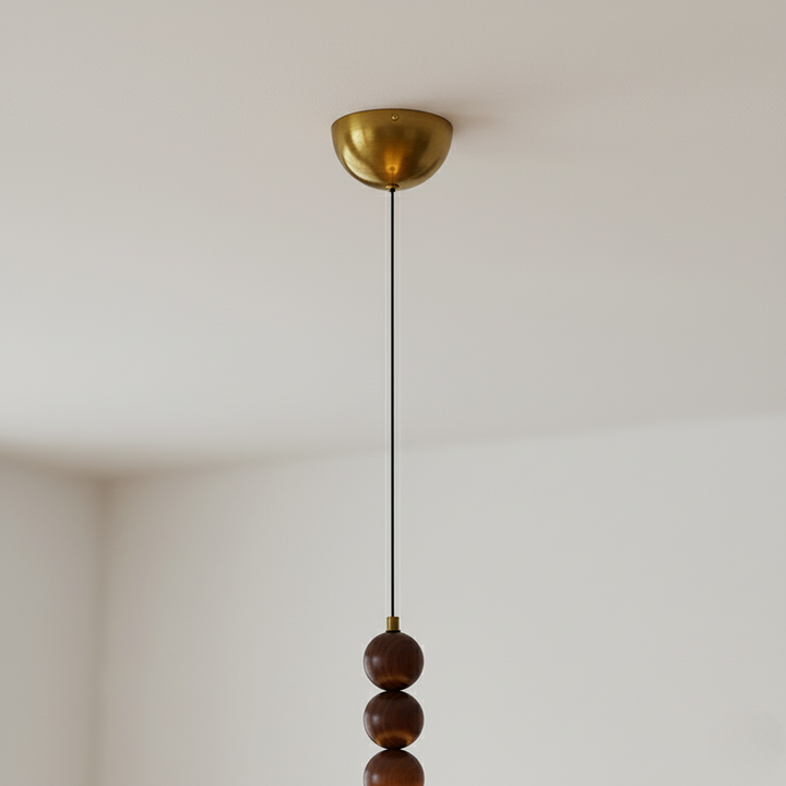 Luminaire suspendu moderne Voile d'Ivoire, mélange harmonieux des styles Japandi et Mi-Siècle, éclairage d'ambiance.