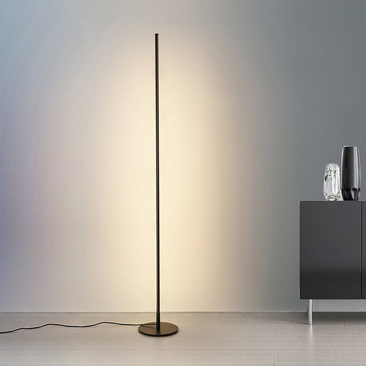 Lampe sur pied LED minimaliste, éclairage puissant et économe, design moderne pour salon et espaces de travail.