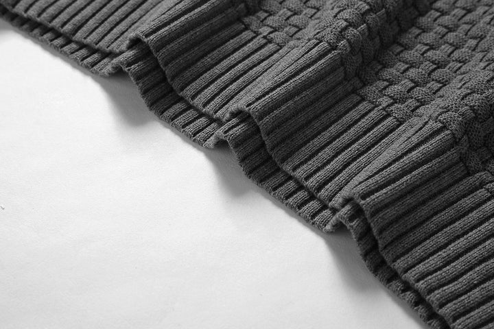 Mode hiver: pull à capuche homme, design moderne, confort et chaleur pour l'homme stylé.