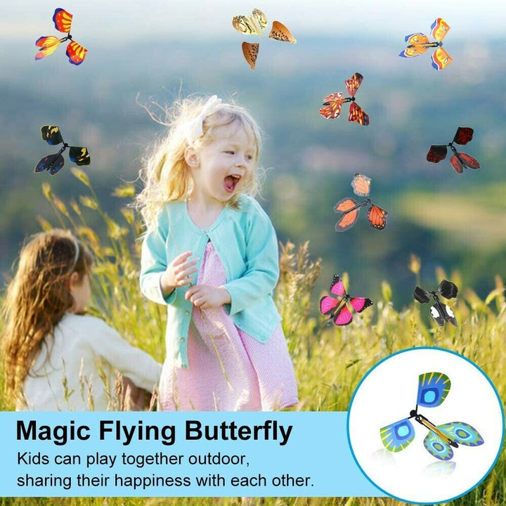 Papillons volants magiques en plein envol, créant une atmosphère féerique et une surprise garantie.