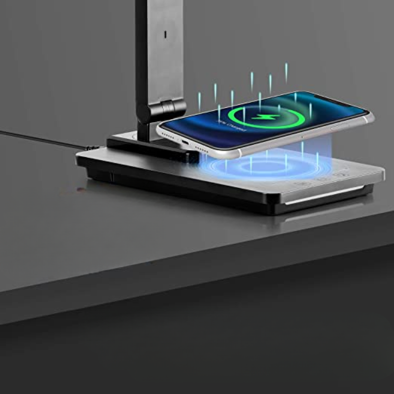 Lampe de bureau LED SmartBeam pour éclairage de travail, design élégant, inclut chargeur sans fil et port USB.