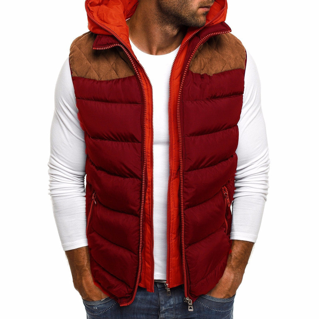 Veste sans manches homme confortable avec capuche, gilet chaud idéal pour les loisirs et la superposition en hiver.