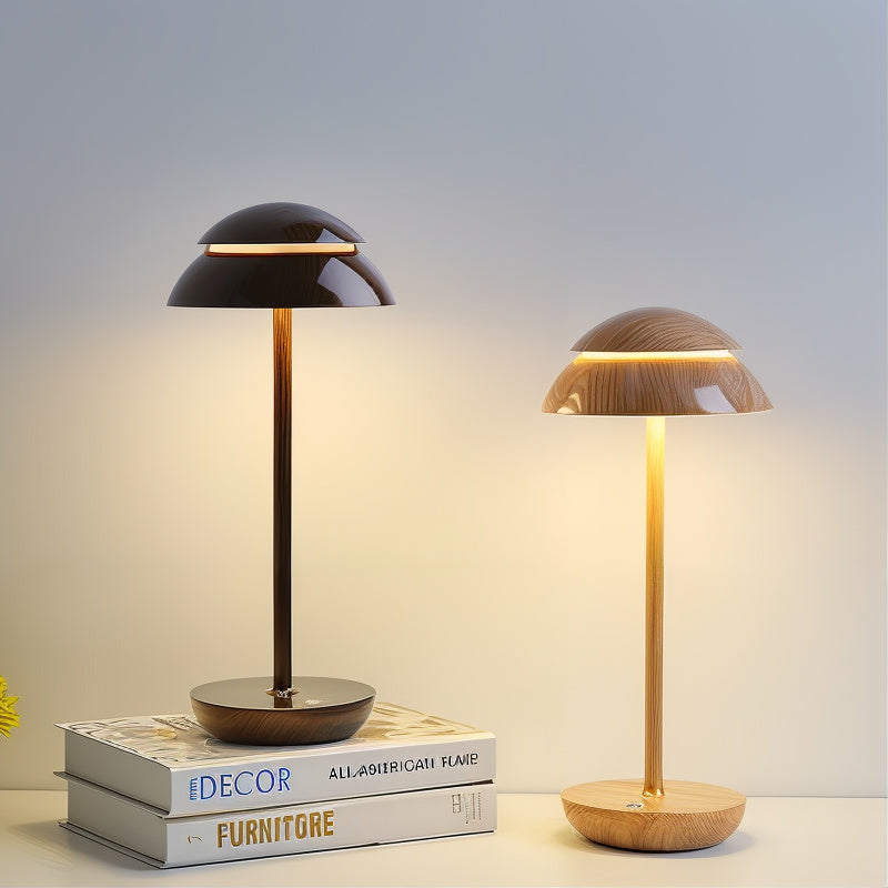 Lampe de table design portative, sans fil et rechargeable, pour une décoration et un éclairage intérieur chic et moderne.