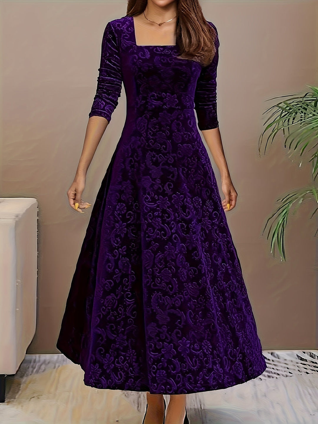 Robe de cocktail en velours noir, coupe A-line, un choix chic et confortable pour femme. Soirée élégante.