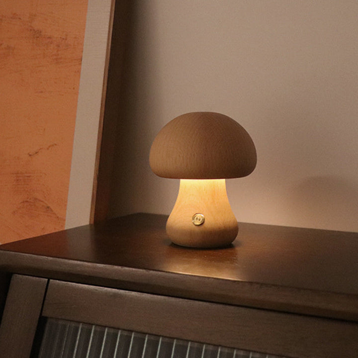 Lampe de table en bois, forme champignon, éclairage vintage et naturel pour tout intérieur moderne.
