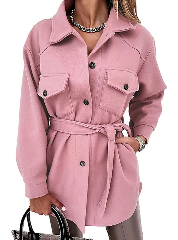 Veste Maria élégante pour femme, coupe printanière chic et raffinée, idéale pour la mi-saison.