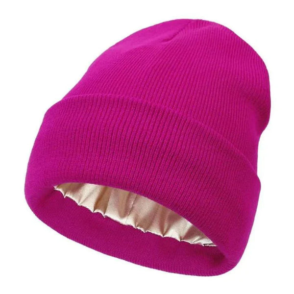Bonnet femme Noor en laine et doublure soie, conçu pour l'élégance et la santé des cheveux.