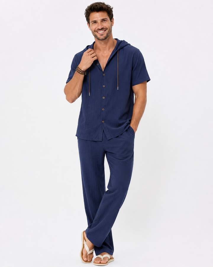Ensemble hommes polyvalent pour l'été : t-shirt à capuche manches courtes et pantalon long, idéal pour le sport ou la détente.