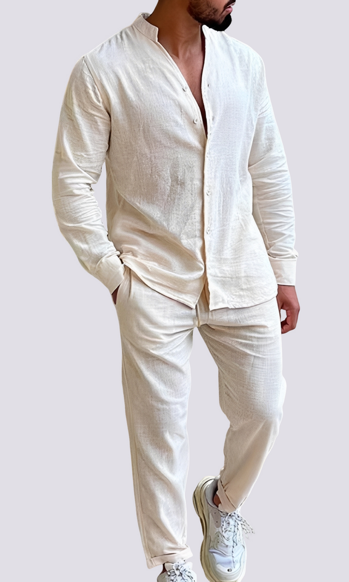 Ensemble lounge homme moderne deux pièces gris, confortable, idéal pour la détente et le style décontracté au quotidien.