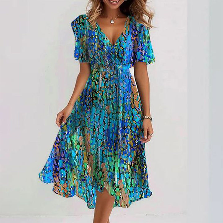 Robe midi bleue à manches courtes pour femme, style polyvalent décontracté-chic, parfaite robe quotidienne.