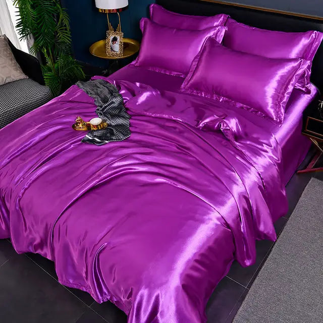 Douceur et luxe avec cette housse de couette en satin résistant, agréable au toucher, idéale pour un repos serein.