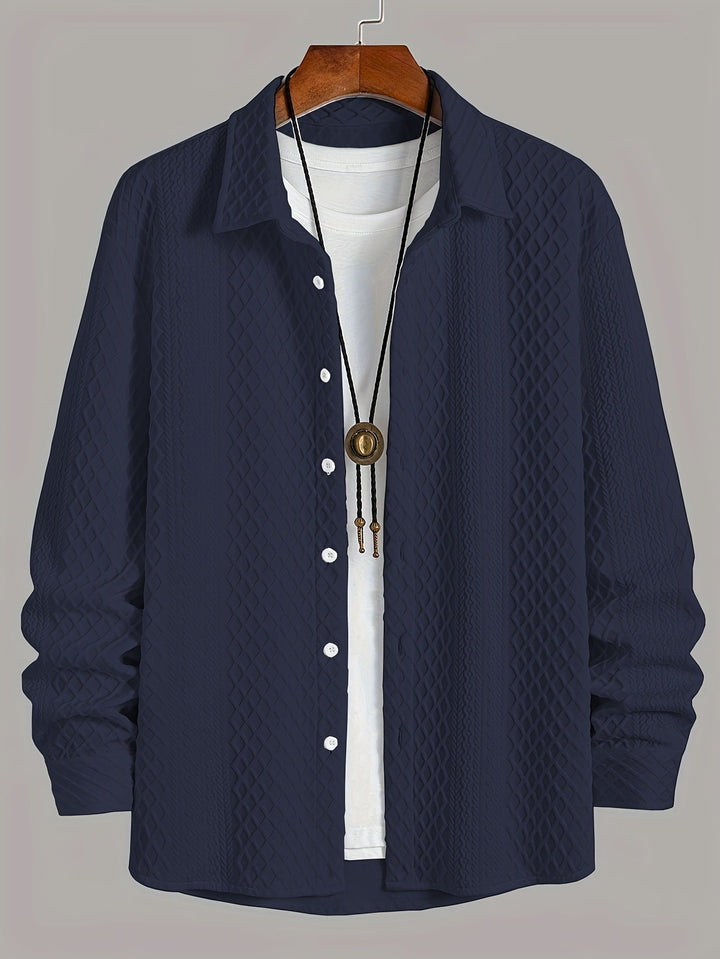 Garde-robe masculine: chemise polyvalente avec motif géométrique, confort extensible.