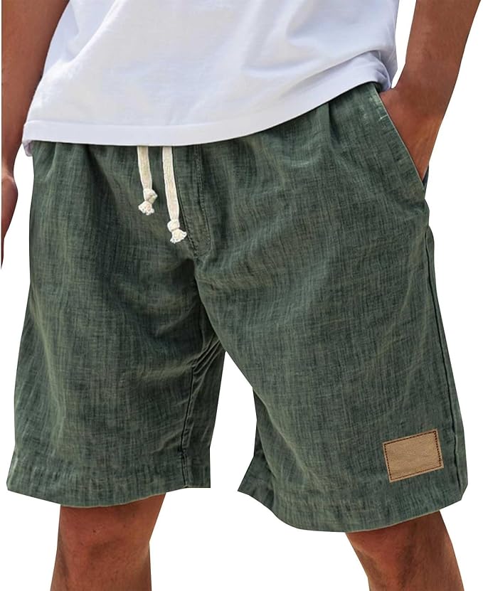 Short bleu ciel homme, léger et confortable, idéal pour les activités estivales et la détente.
