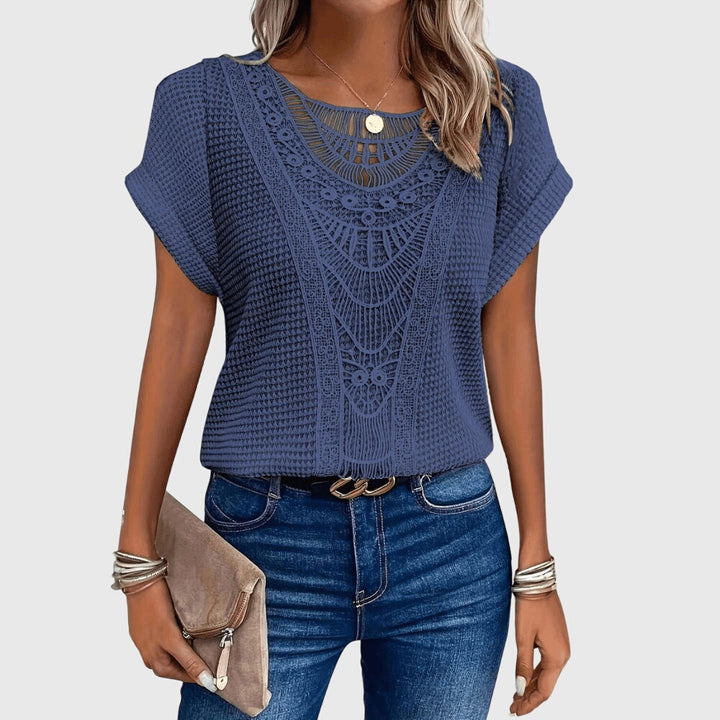 Blouse femme en dentelle raffinée, style Ibiza chic, parfaite pour le printemps été, élégante et confortable.