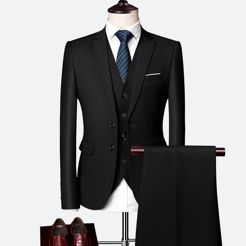 Tenue formelle homme : costume 3 pièces slim fit idéal pour les réunions d'affaires et événements pro.
