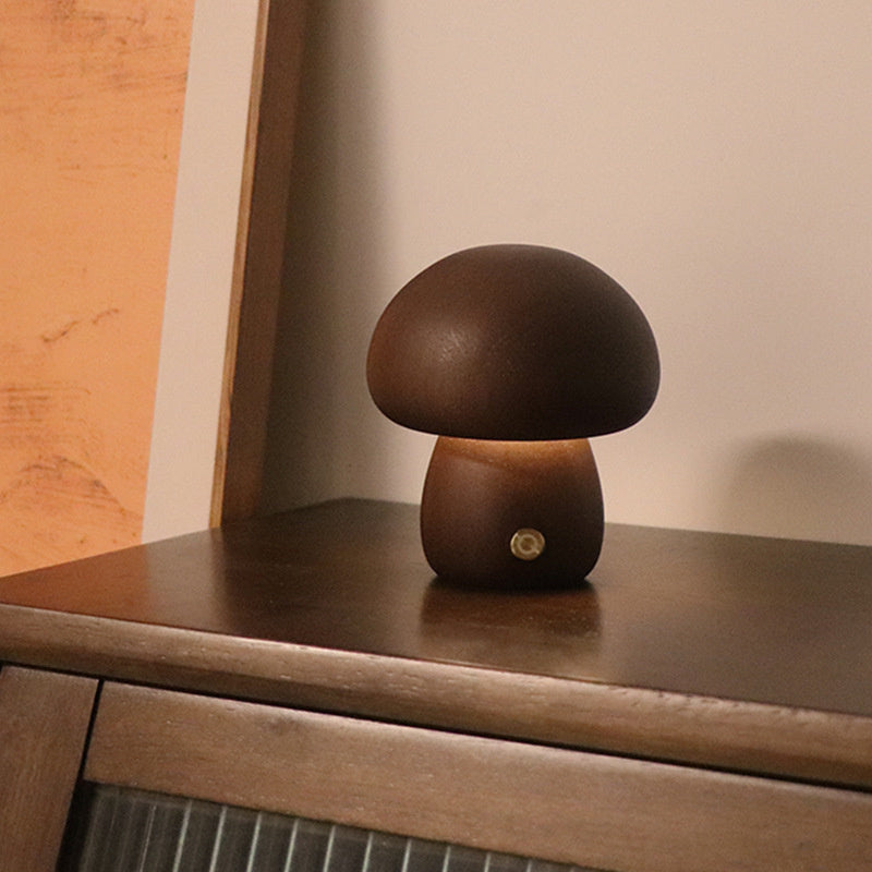 Champignon lumineux en bois vintage, lampe de table design rétro, diffuse une lumière d'ambiance.