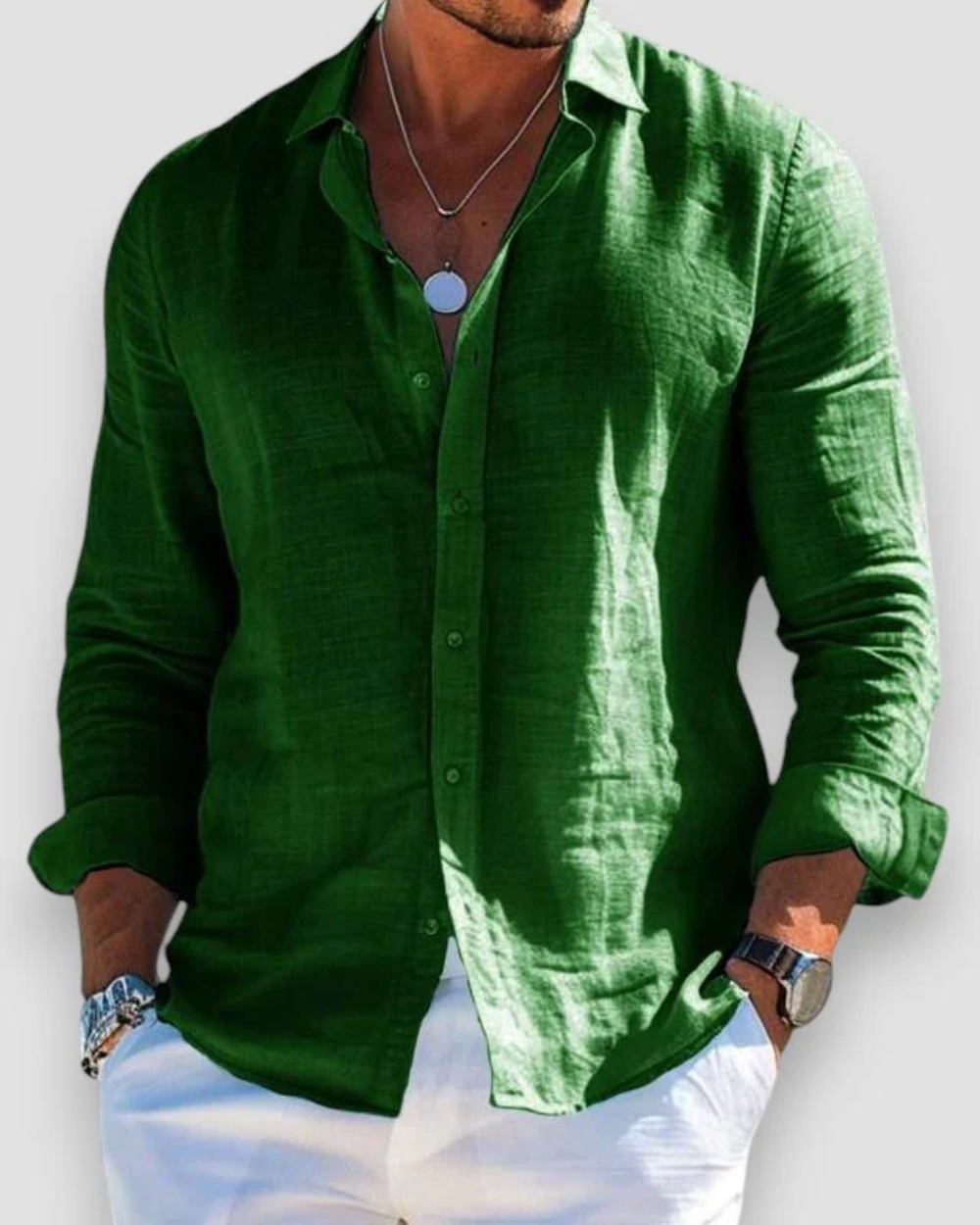Chemise légère et élégante pour homme, coupe décontractée pour un confort estival optimal. Mode masculine.