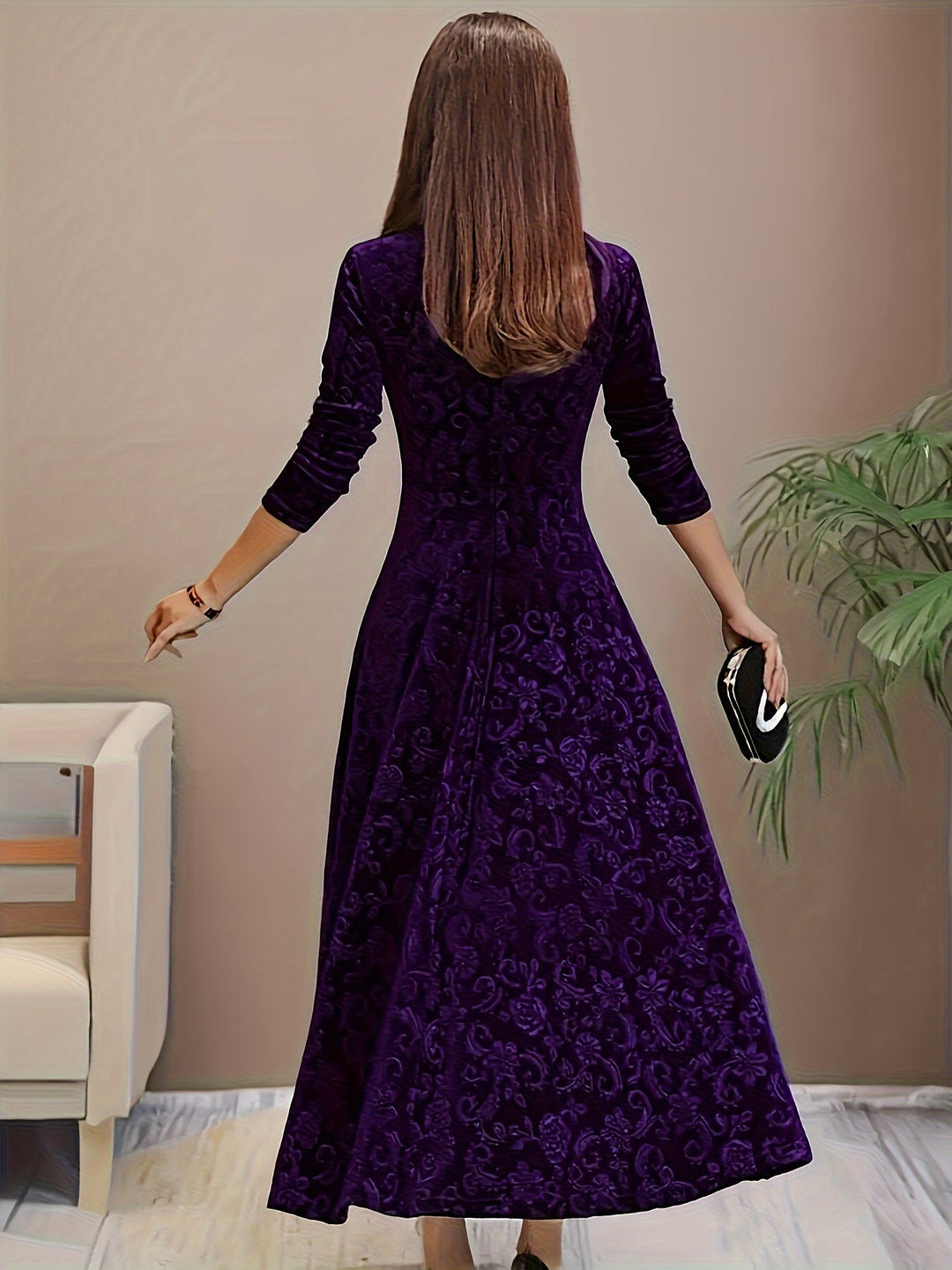 Look complet avec une robe de soirée longue en velours rouge, style élégant et glamour pour femme. Robe de fête.