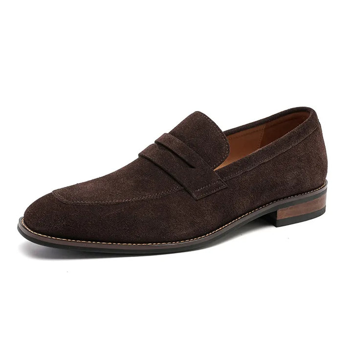 Derby homme noir élégant, confort casual. Chaussure à enfiler pour grandes pointures, style quotidien.