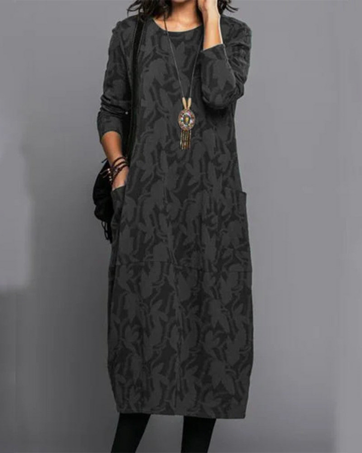 Élégante robe longue fleurie pour femme, polyvalente et confortable, un incontournable quotidien.