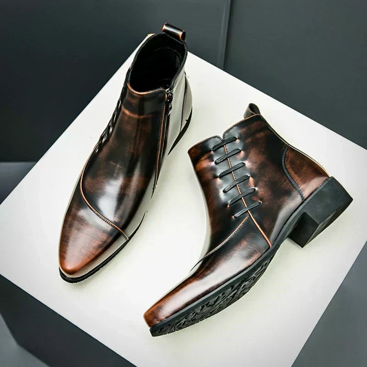 Bottes homme élégantes, disponibles en marron ou noir, pour un confort durable en ville et un style habillé.
