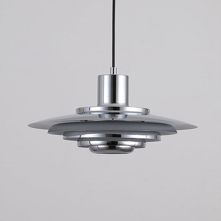 Lustre LED minimaliste blanc, design scandinave, ajoute de l'élégance à toute décoration intérieure.
