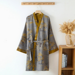 Gris et jaune moutarde