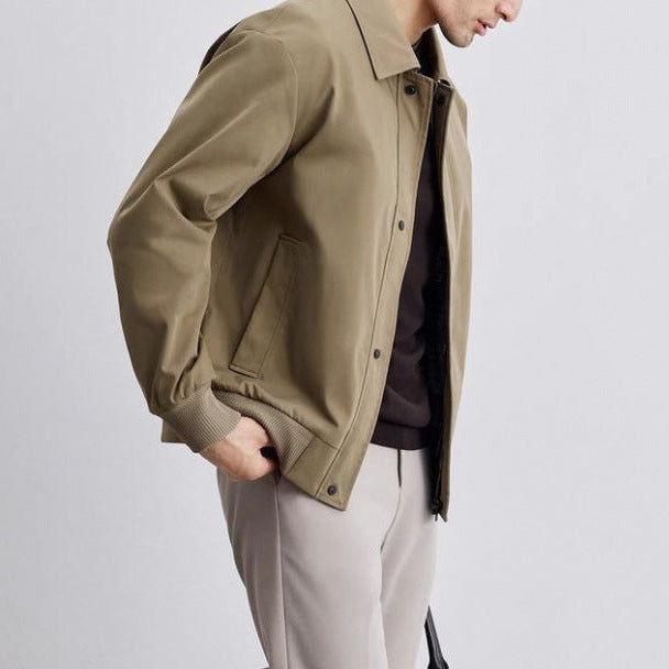 Veste coupe-vent légère homme, idéale pour l'extérieur. Mode masculine élégante et polyvalente, automne/printemps.