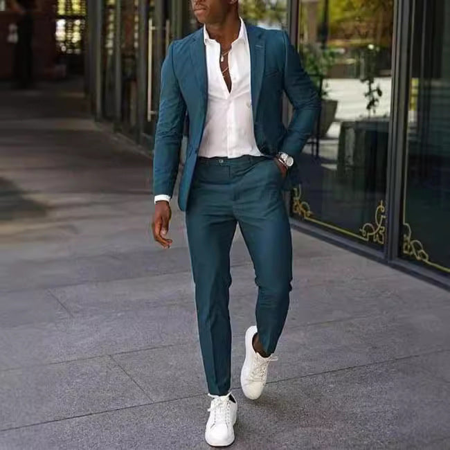 Ensemble deux pièces homme décontracté : blazer et pantalon habillé beige, idéal pour un look chic et polyvalent d'été.