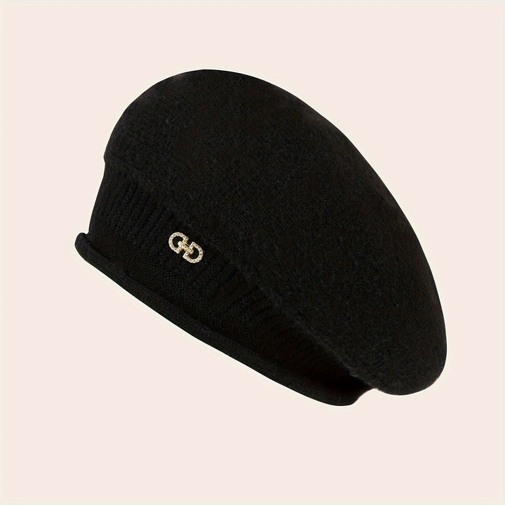 Accessoire mode : béret femme tricoté pour l'hiver. Chaleureux, confortable et tendance.