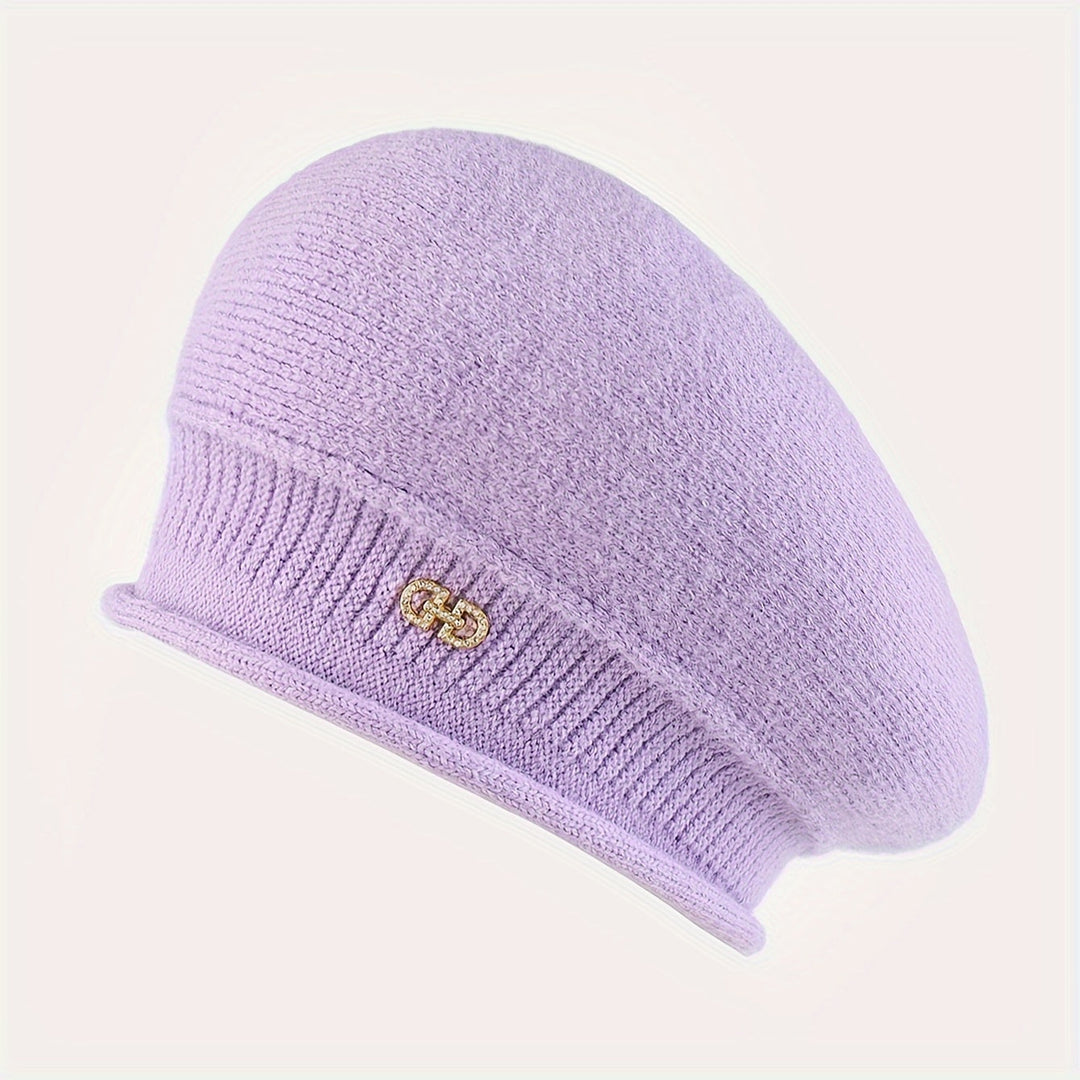 Chapeau béret tricoté pour femmes. Élégant, chaud et confortable pour les journées froides.