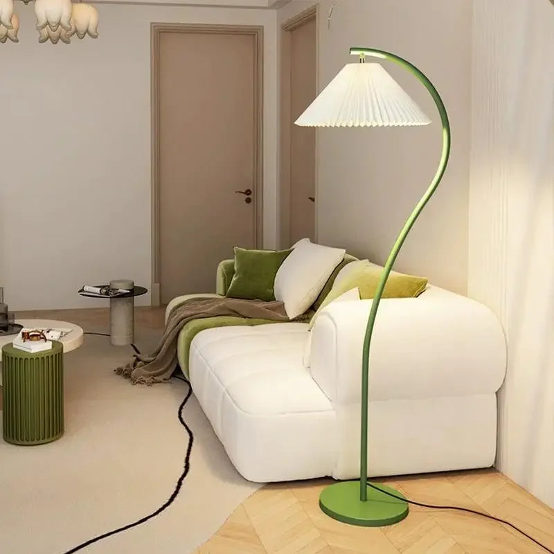 Lampe sur pied LED avec fonction de lumière réglable, offrant un éclairage adaptable pour une ambiance personnalisée.