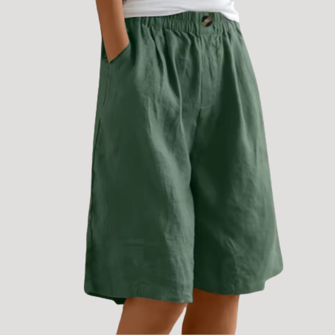 Bermuda femme idéal pour les vacances. Taille élastique, coupe ample fluide, très confortable et chic.