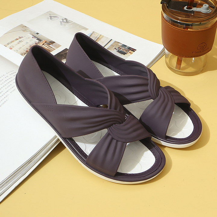 Sandales femme mode, avec nœuds sophistiqués, idéales pour le confort en été.