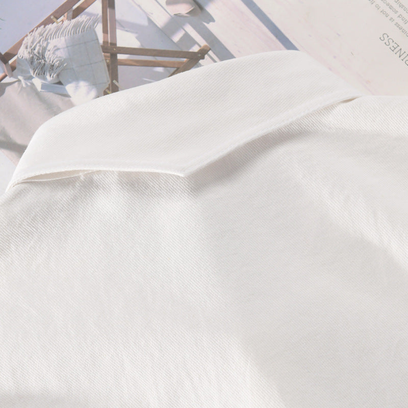 Vêtement homme à manches longues, une chemise élégante et décontractée pour la mode masculine moderne.