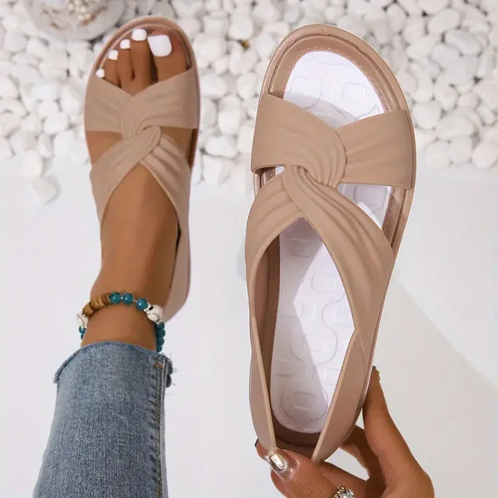 Sandales élégantes et légères pour femmes, parfaites pour les vacances d'été et la mode.