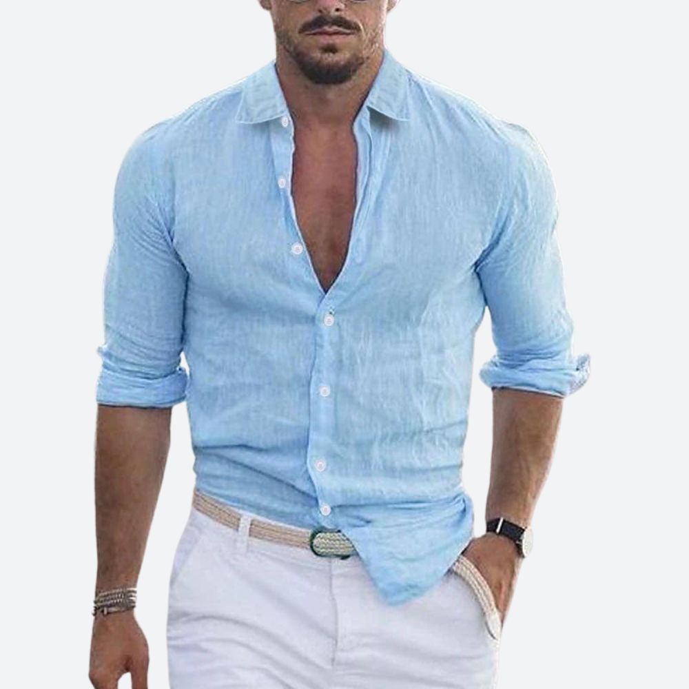 Détail de la chemise homme décontractée, col rabattu, tissu léger, coupe ample pour un confort estival optimal.