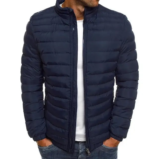 Veste doudoune homme grise ou noire, légère et urbaine. Idéale pour un look moderne au printemps et automne.