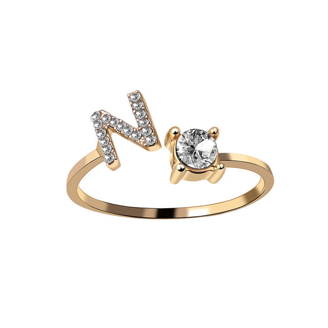 Bijou personnalisé, bague initiale en zircon ajustable pour femme.