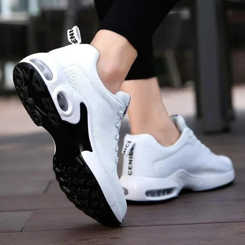 Running baskets femmes, offrant respirabilité supérieure et confort durable au quotidien.