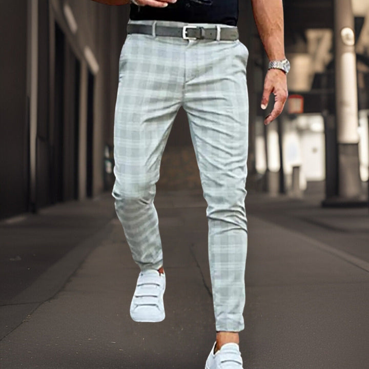 Pantalon homme Juliano en lin gris à carreaux, coupe slim fit. Parfait pour un look chic et décontracté.