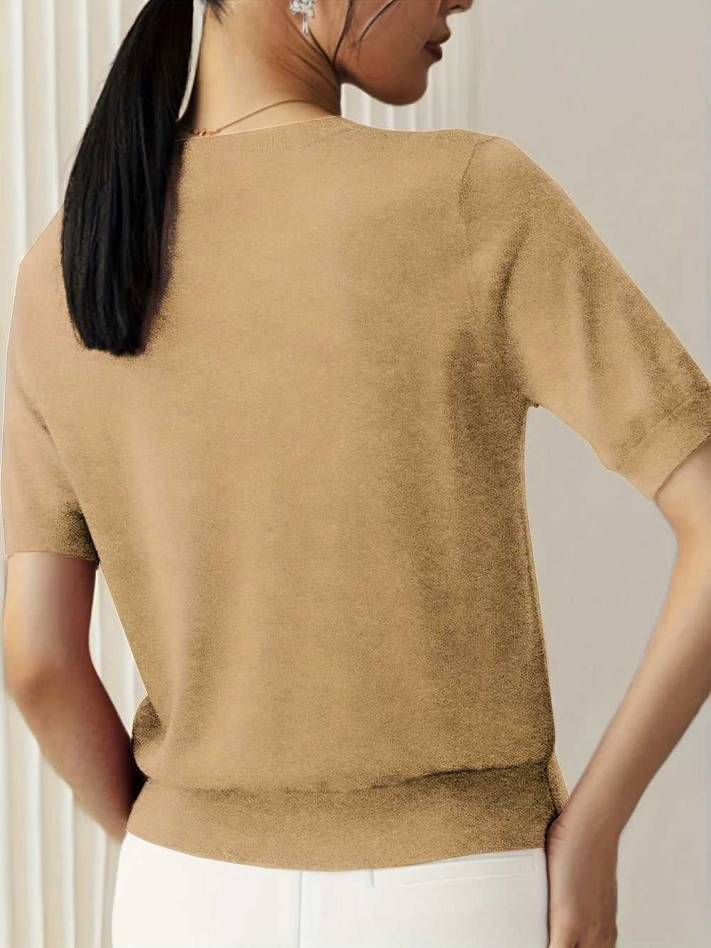 Élégant pull à manches courtes pour femme, tricot léger et confortable, parfait pour le printemps/été.